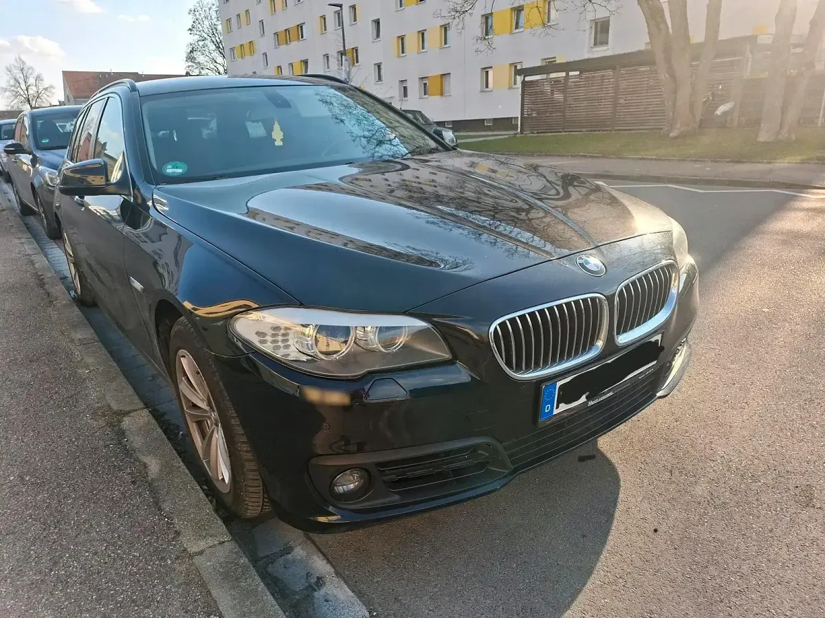 Gebraucht BMW 520 184 PS (135 kW) 2011 Schwarz Kombi