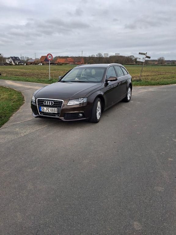 Gebraucht Audi A4 Ambiente 163 PS (119 kW) 2012 Braun Kombi