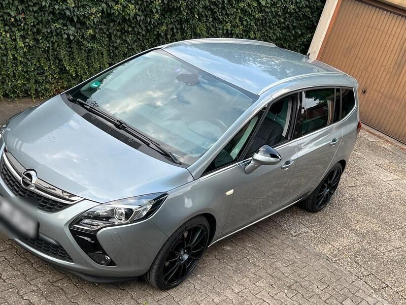 Silber Gebraucht 2014 Opel Zafira Tourer Van / Kleinbus | 9.990 € (Fairer Preis) - Bild 1/4