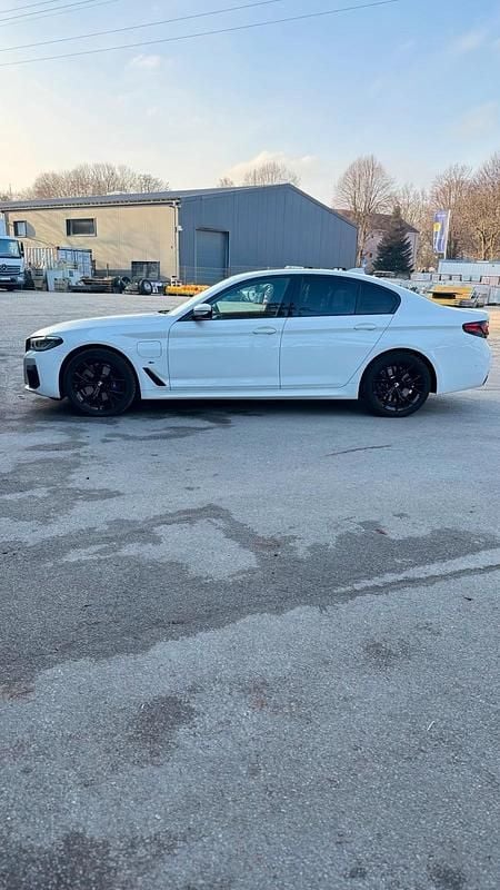 Gebraucht BMW 530e Comfort Edition 2020 Weiß Limousine