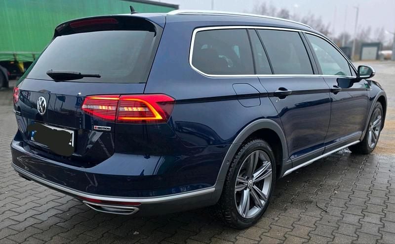 Gebraucht VW Passat Alltrack Highline 240 PS (176 kW) 2018 Blau Kombi