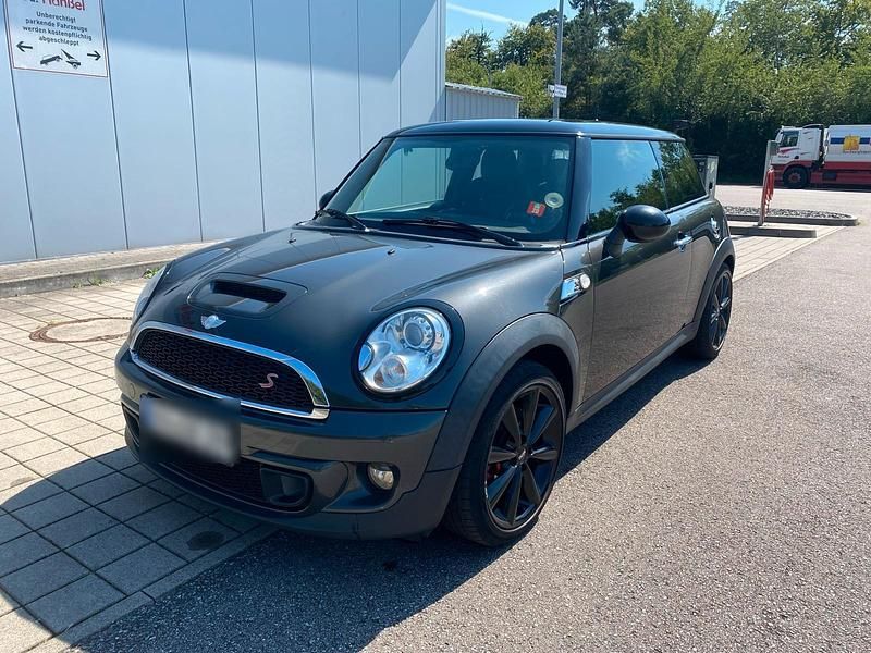 Grau Gebraucht 2012 Mini Cooper S Coupé Coupé | 6.300 € (Etwas zu teuer) - Bild 1/4