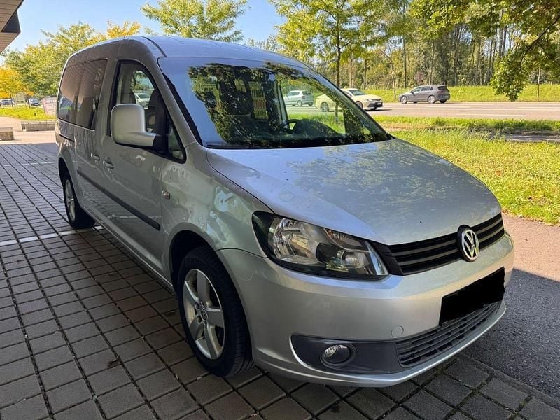 Silber Gebraucht 2011 VW Caddy Maxi Van / Kleinbus | 6.842 € (Fairer Preis) - Bild 1/4