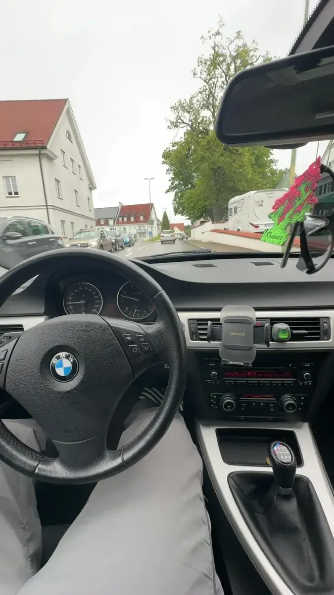 Gebraucht BMW 318 143 PS (105 kW) 2010 Blau Kombi