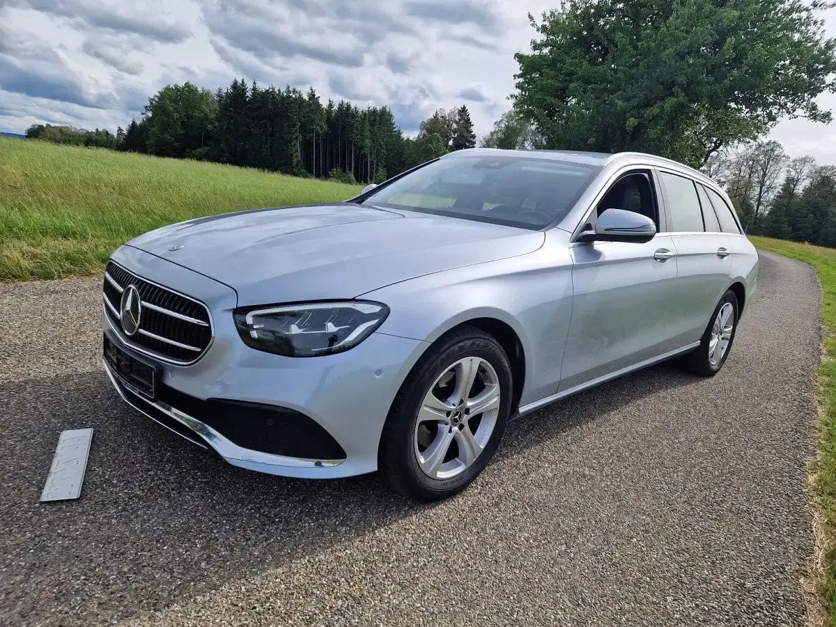 Gebraucht Mercedes E220 194 PS (142 kW) 2021 Silber Kombi