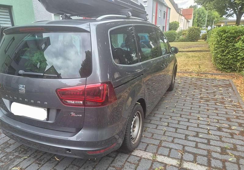 Silber Gebraucht 2017 Seat Alhambra FR-Line Van / Kleinbus | 19.500 € (Etwas zu teuer) - Bild 1/4