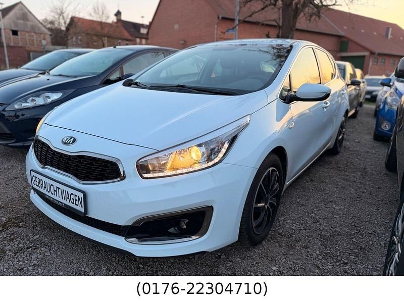 Gebraucht Kia Ceed DREAM-TEAM Edition 136 PS (100 kW) 2015 Weiß Kleinwagen