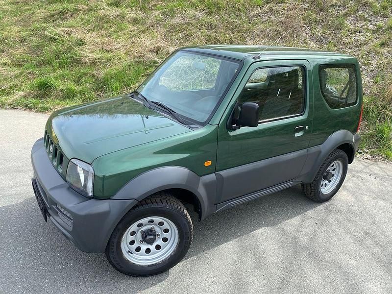 Second-hand Suzuki Jimny 86 CP (63 kW) 2010 Verde SUV