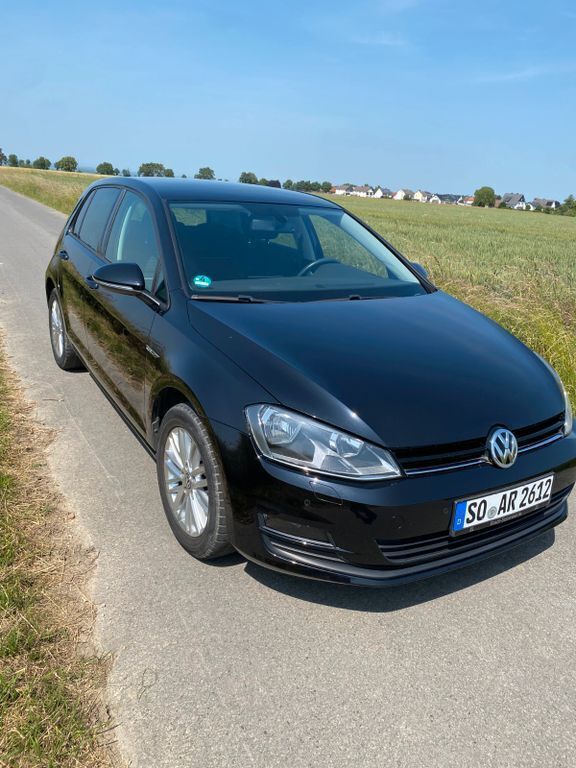 Schwarz Gebraucht 2014 VW Golf VII Cup Limousine | 10.990 € (Fairer Preis) - Bild 1/4
