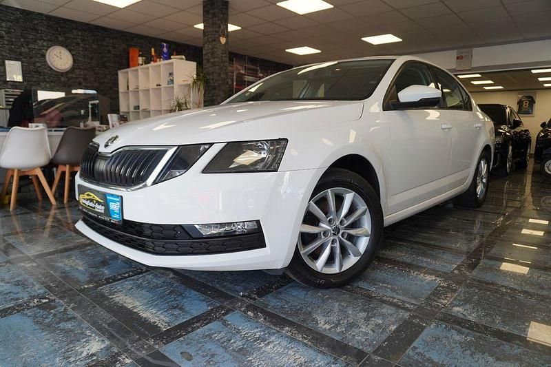 Gebraucht Skoda Octavia Active 150 PS (110 kW) 2017 Weiß Limousine