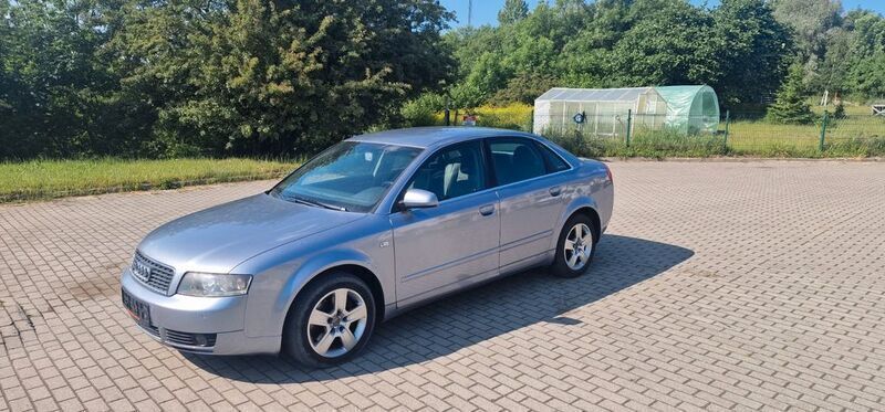 Grau Gebraucht 2003 Audi A4 Ambiente Limousine | 6.500 € (Teuer) - Bild 1/4