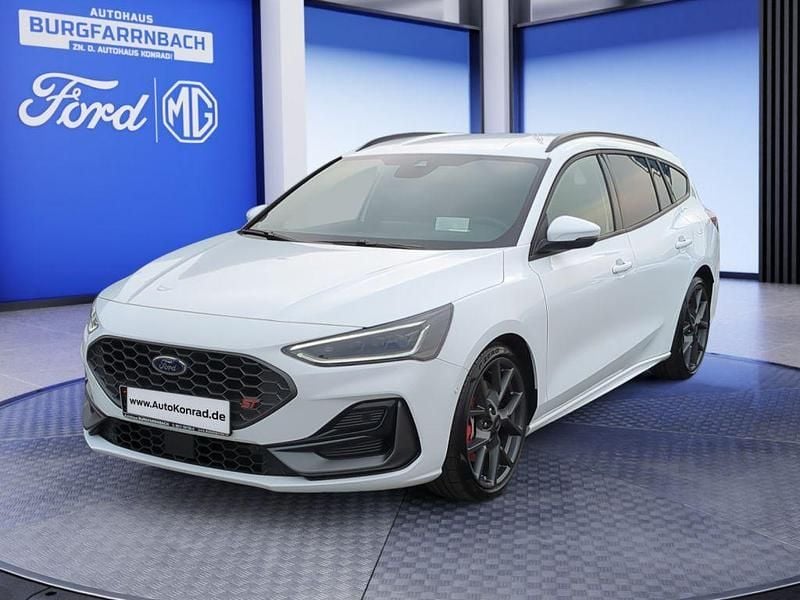 Weiß Gebraucht 2024 Ford Focus ST Limousine | 35.790 € (Guter Preis) - Bild 1/4