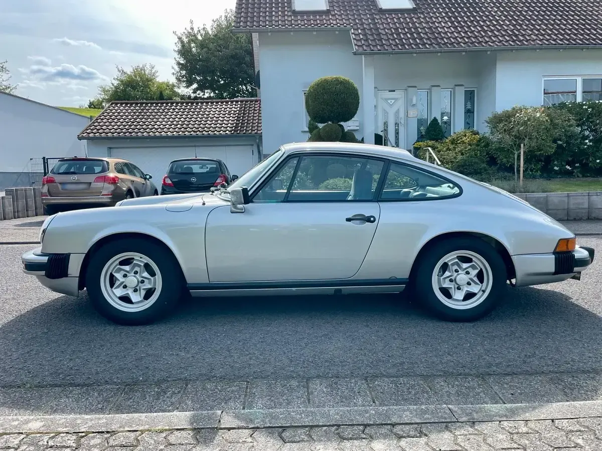 Gebraucht Porsche 911 174 PS (127 kW) 1977 Silber Coupé