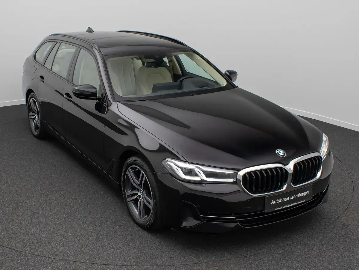Używany BMW 520 Shadowline 190 KM (139 kW) 2021 Czarny Kombi