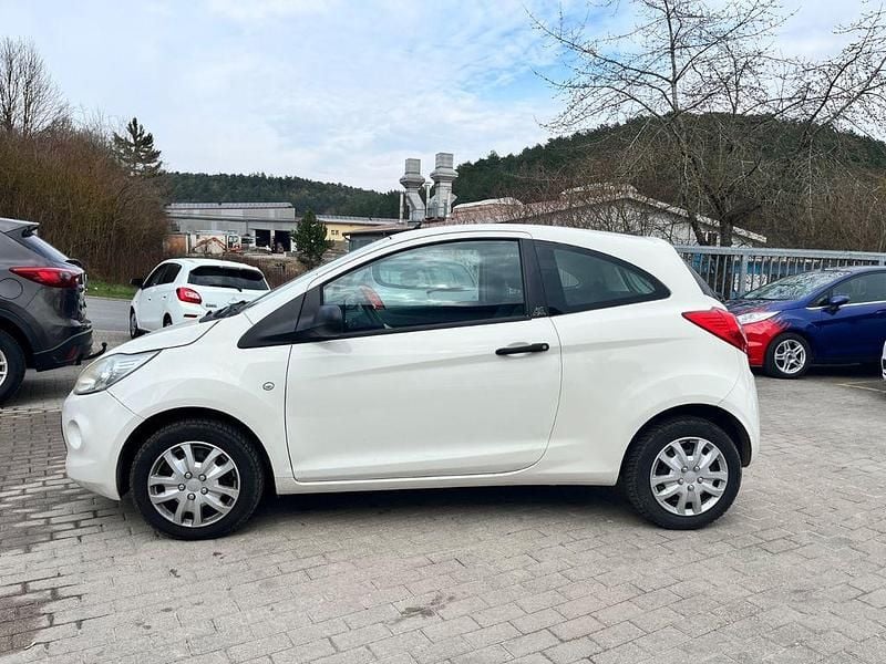 Gebraucht Ford Ka Ambiente 69 PS (50 kW) 2012 Weiß Kleinwagen