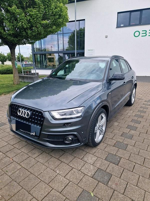 Grau Gebraucht 2014 Audi Q3 Comfort SUV | 17.100 € (Fairer Preis) - Bild 1/4