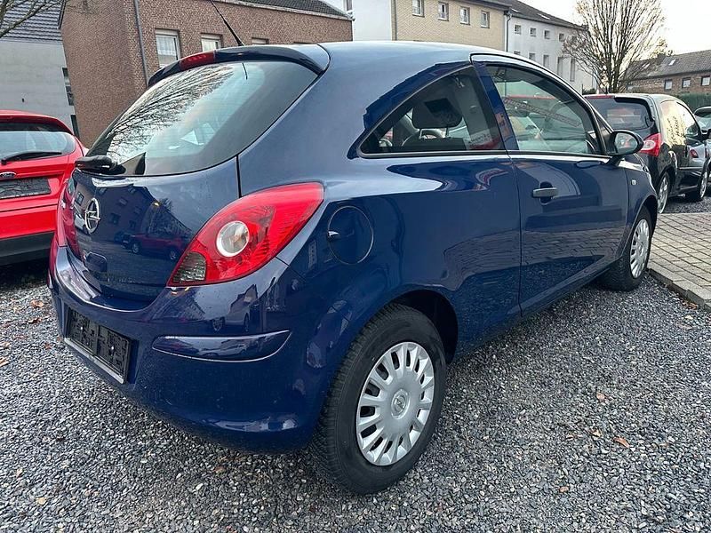 Gebraucht Opel Corsa Selection 69 PS (50 kW) 2014 Blau Limousine