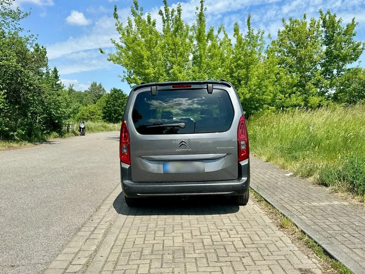 Gebraucht Citroën Berlingo Shine 133 PS (97 kW) 2023 Grau Van / Kleinbus
