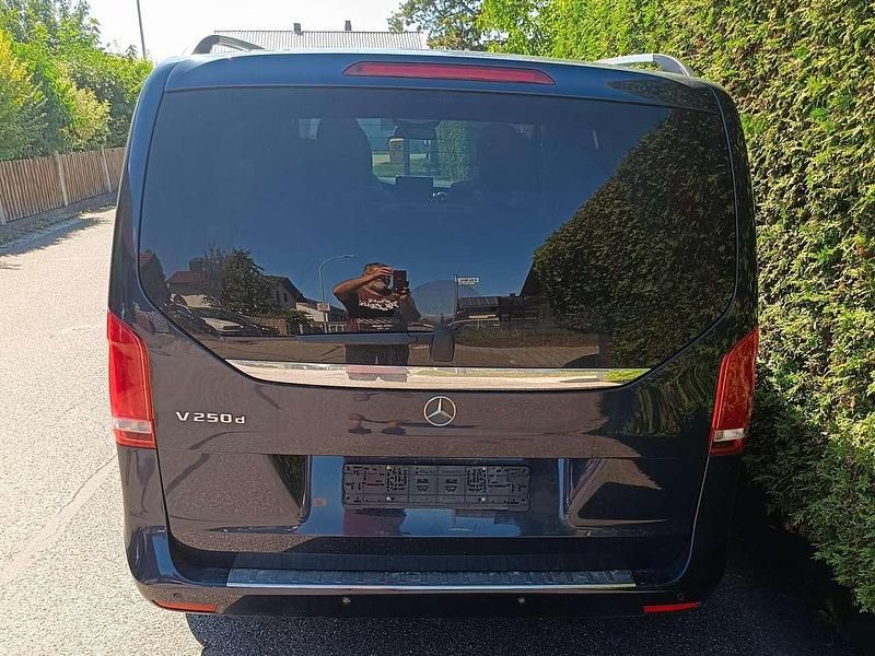 Gebraucht Mercedes E250 Avantgarde 190 PS (139 kW) 2018 Blau Kombi