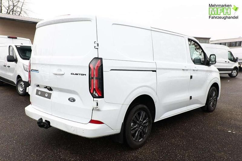 Neu Ford E-Transit Limited 160 kW (218 PS) 2025 Frozen white Van