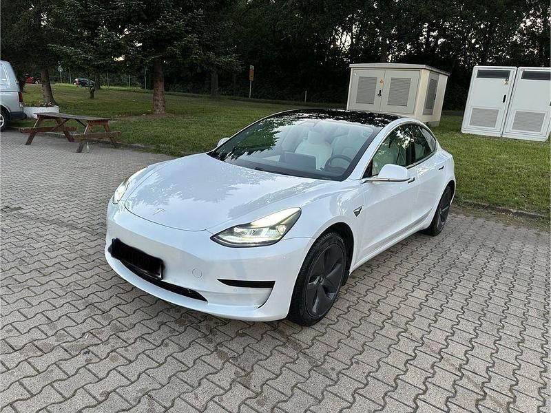 Gebraucht Tesla Model 3 Standard Range 225 kW (306 PS) 2020 Weiß Limousine