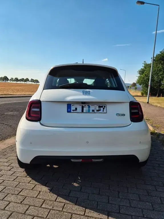 Gebraucht Fiat 500e Icon 86 kW (118 PS) 2021 Weiß Kleinwagen