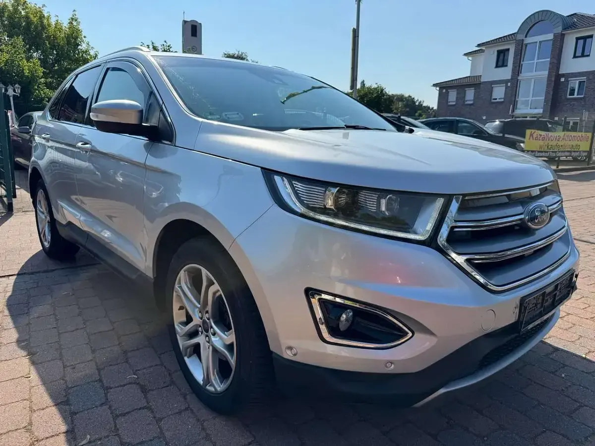 Gebraucht Ford Edge Titanium 211 PS (155 kW) 2016 Brightsilber (metallic) SUV