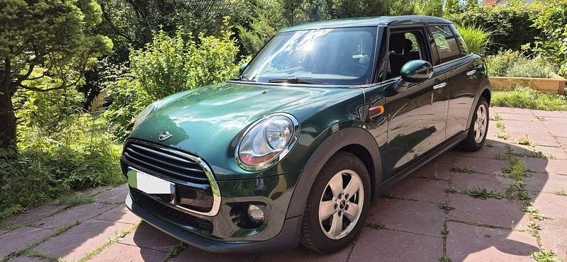 Grün Gebraucht 2016 Mini Cooper D Clubman Kombi | 8.800 € (Fairer Preis) - Bild 1/4