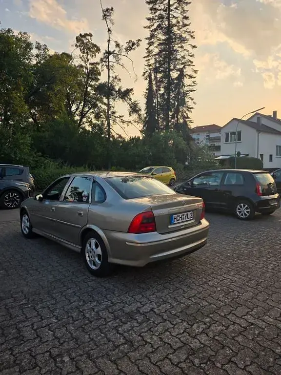 Gebraucht Opel Vectra Edition 101 PS (74 kW) 1999 Grau Limousine