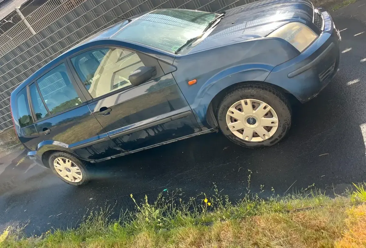 Gebraucht Ford Fusion 80 PS (58 kW) 2003 Blau Kleinwagen