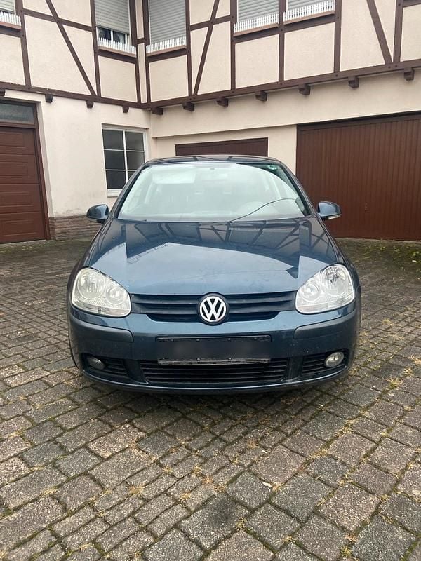 Grau Gebraucht 2005 VW Golf V Limousine | 650 € (Superpreis) - Bild 1/4