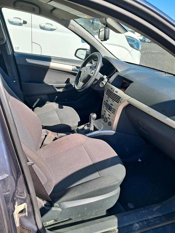 Usata Opel Astra 140 CV (102 kW) 2008 Grigio Station wagon