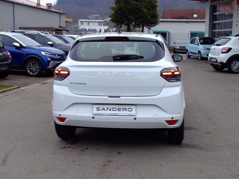 Neu Dacia Sandero Essentiel 101 PS (74 kW) 2026 Blancoglasier Limousine