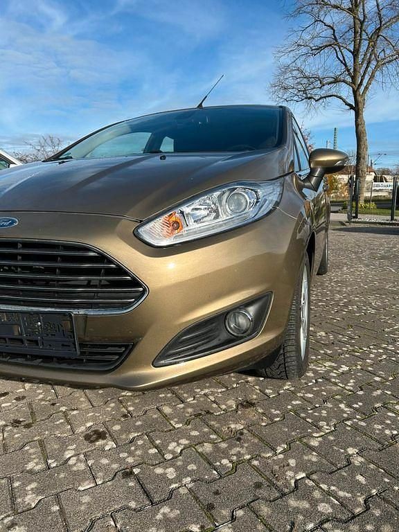 Gebraucht Ford Fiesta Titanium 75 PS (55 kW) 2014 Braun Limousine
