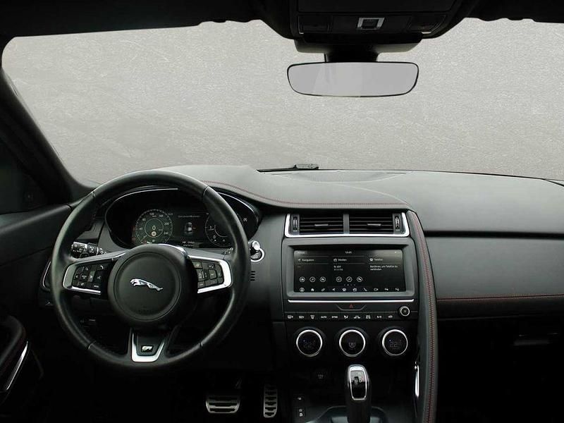 Gebraucht Jaguar E-Pace Chequered Flag 181 PS (133 kW) 2020 Grau SUV