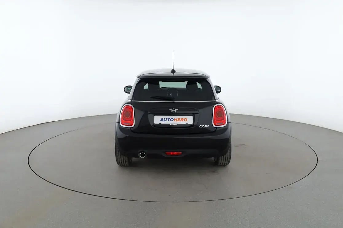 Gebraucht Mini Cooper 136 PS (100 kW) 2018 Schwarz Kleinwagen