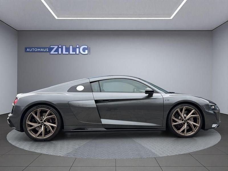 Grau Gebraucht 2024 Audi R8 Coupé Performance Coupé | 144.490 € (Guter Preis) - Bild 1/4