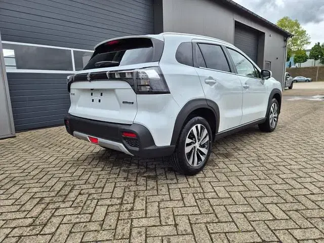 Neu Suzuki SX4 S-Cross Comfort+ 110 PS (80 kW) 2026 Cool white pearl metallic cool white pearl metallic SUV