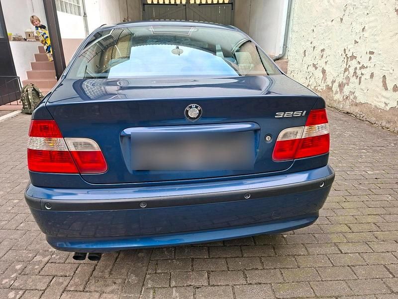 Gebraucht BMW 325 192 PS (141 kW) 2004 Blau Limousine