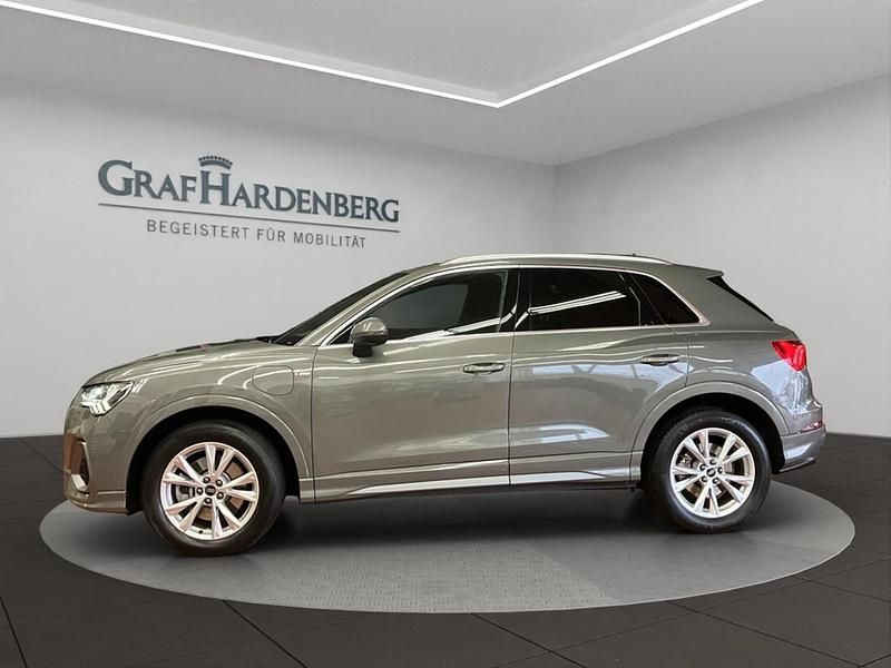 Gebraucht Audi Q3 S-Line 245 PS (180 kW) 2023 Chronosgrau metallic SUV
