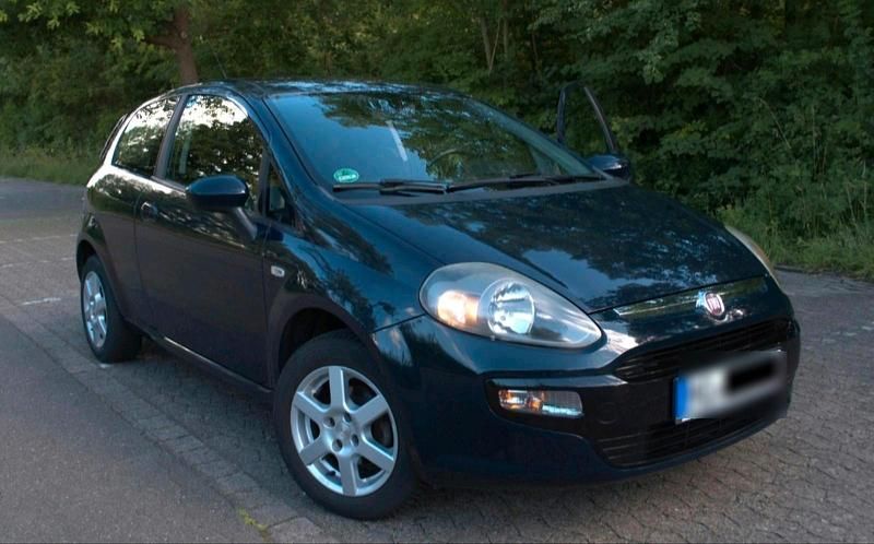 Blau Gebraucht 2011 Fiat Punto Kleinwagen | 2.000 € (Fairer Preis) - Bild 1/4