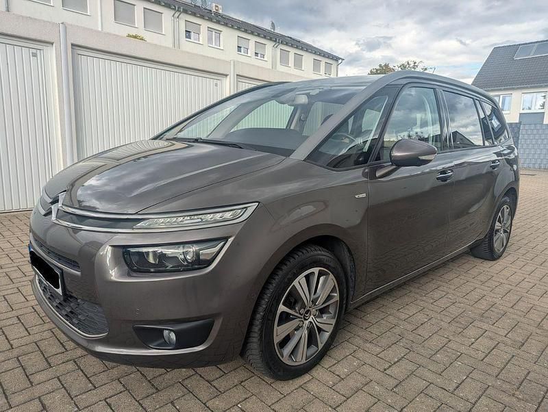 Braun Gebraucht 2016 Citroën Grand C4 Picasso Van / Kleinbus | 11.850 € (Guter Preis) - Bild 1/4