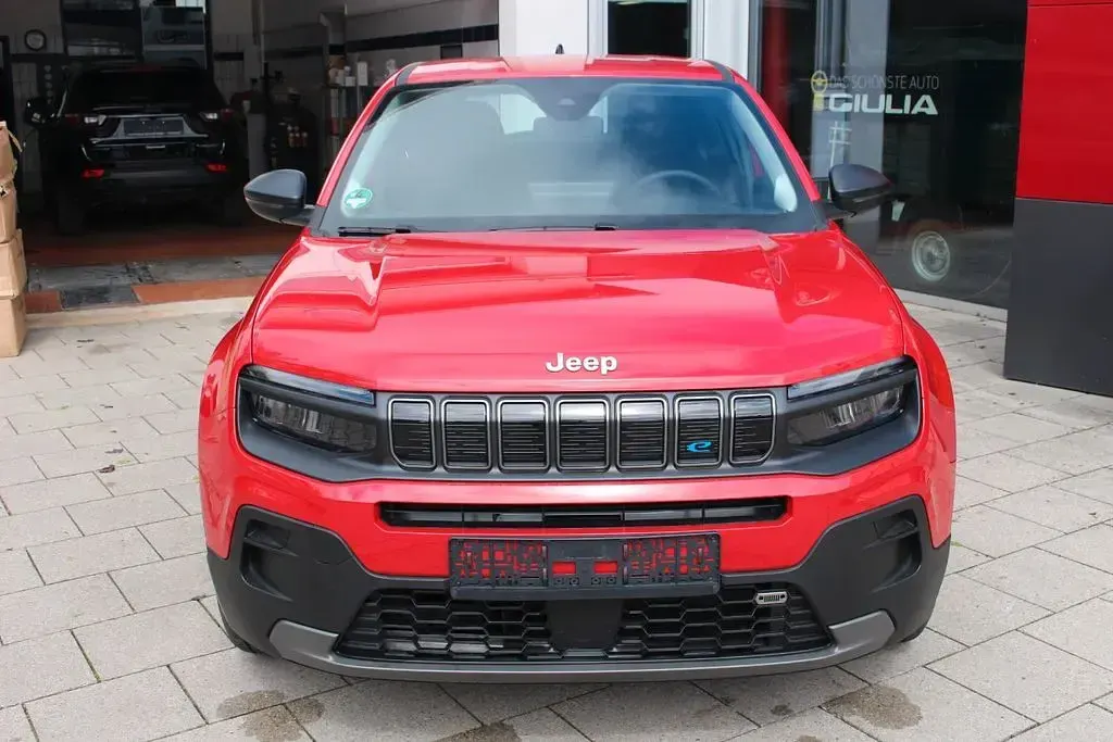 Usata Jeep Avenger EV Longitude 114 kW (156 CV) 2023 Rosso SUV
