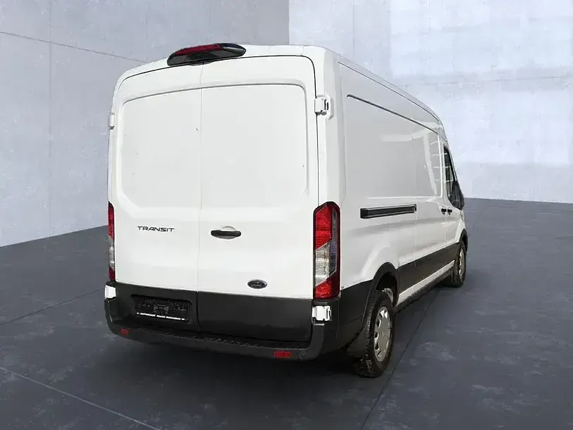 Gebraucht Ford Transit Trend 131 PS (96 kW) 2023 Frostweiß Van