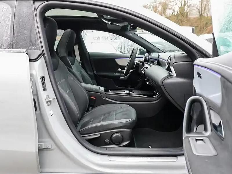 Gebraucht Mercedes CLA180 136 PS (100 kW) 2025 Grau manufaktur lack manufaktur alpingrau uni Limousine
