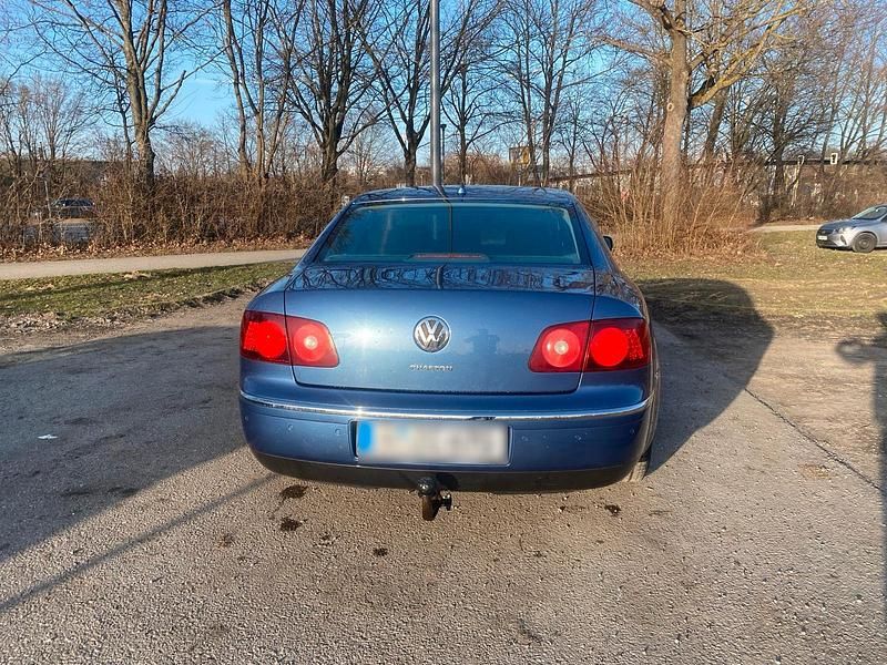 Gebraucht VW Phaeton 240 PS (176 kW) 2008 Blau Limousine