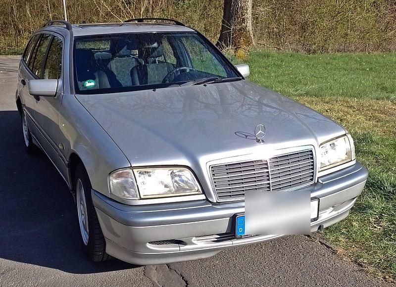 Silber Gebraucht 2000 Mercedes C180 Classic Kombi | 2.450 € (Etwas zu teuer) - Bild 1/4
