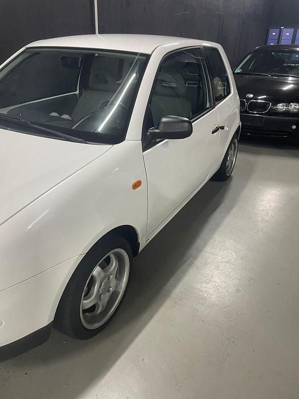 Weiß Gebraucht 2001 Seat Arosa Kleinwagen | 1.500 € (Guter Preis) - Bild 1/4