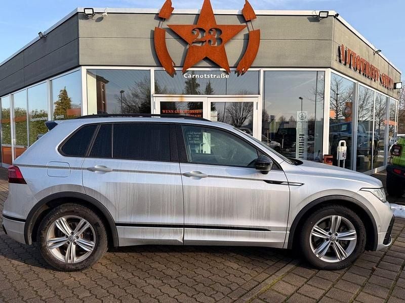 Silber Gebraucht 2022 VW Tiguan R-line SUV | 34.950 € - Bild 1/4