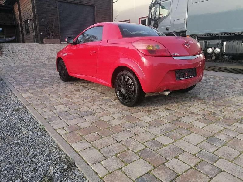 Gebraucht Opel Tigra Sport 125 PS (91 kW) 2006 Magma rot (b) Cabrio